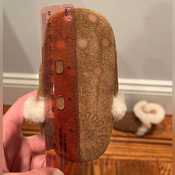 Ugg Boots for babies! 5” in length (size unknown) - Picture 8 of 8